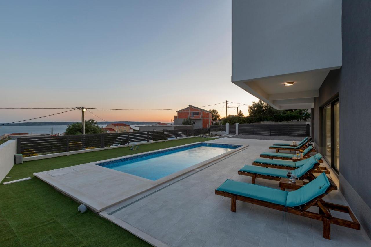 Luxury Villa La Nonna Ana - Heated Pool, Sea View, Near Split Kaštela Exterior foto