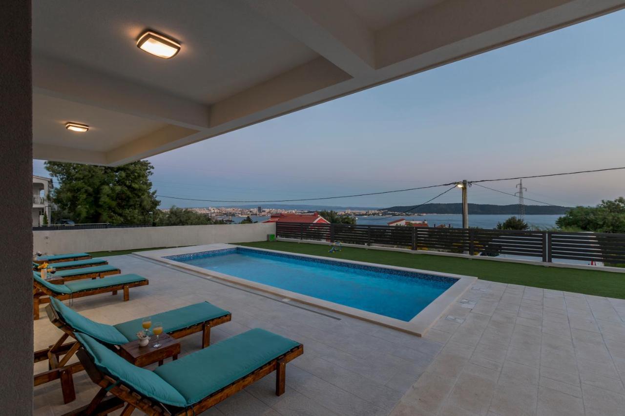 Luxury Villa La Nonna Ana - Heated Pool, Sea View, Near Split Kaštela Exterior foto